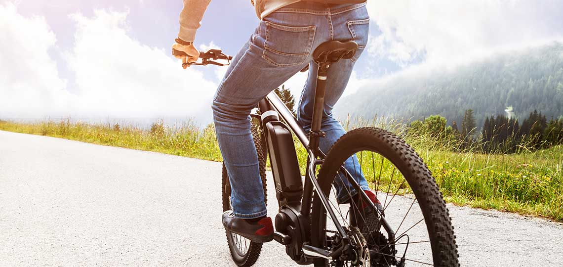 Comment les vélos électriques contribuent à la réduction de la pollution et l'amélioration de l'environnement